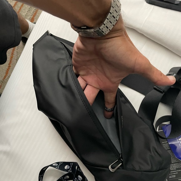 Mark Ryden across body/waist bag - Picture 3 of 8